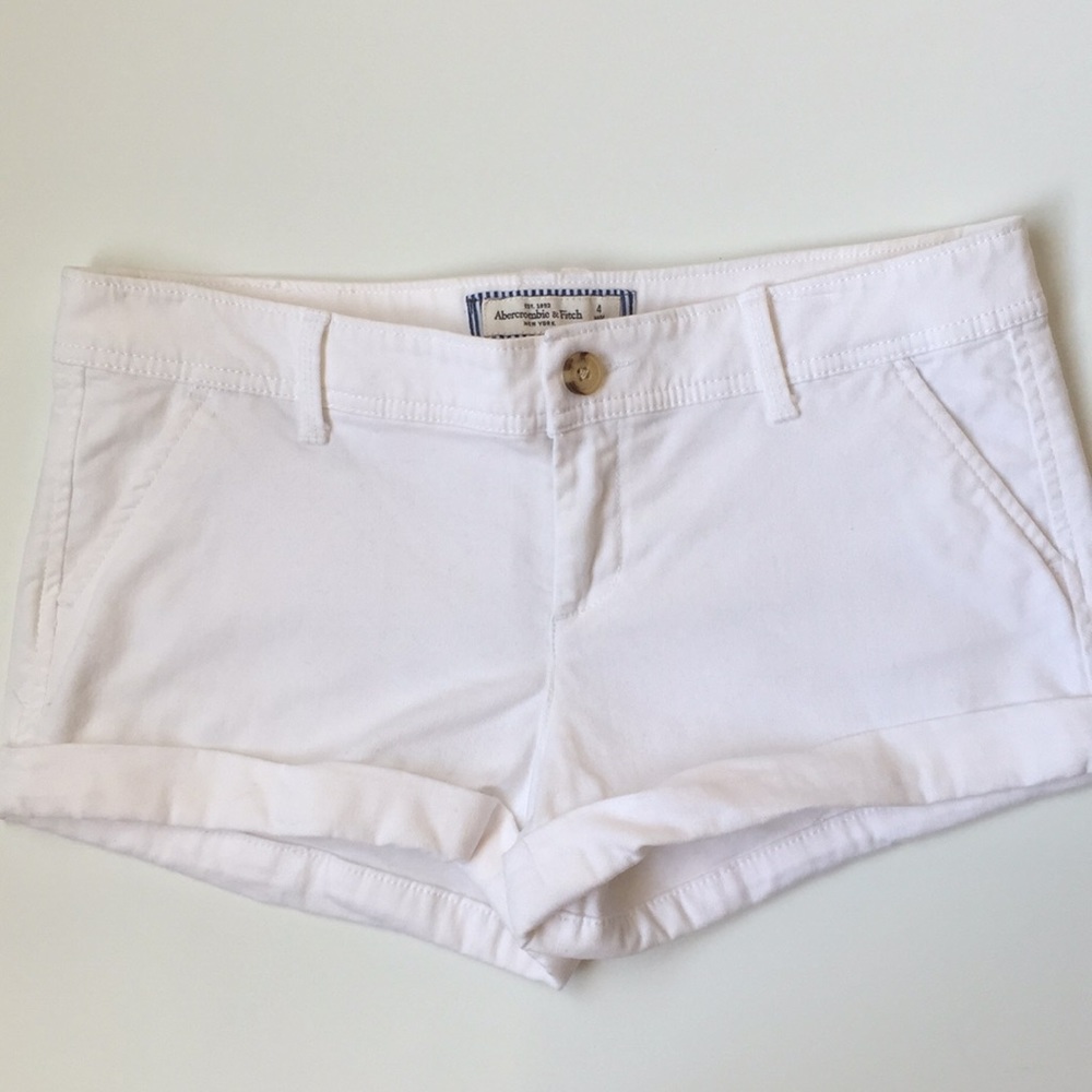 White Shorts Abercrombie Size 4
